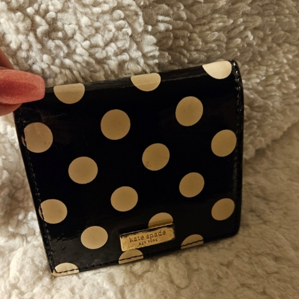 💕 Kate Spade New York Mini Black and Cream Polka Dot Wallet - Picture 5 of 5